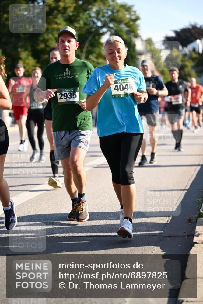 01.09.2024 - BARMER Alsterlauf Dr. Thomas Lammeyer http://msf.ph/oto/6897825 01.09.2024 09:36:00 Laufen 35, 2935, 4046 meine-sportfotos.de