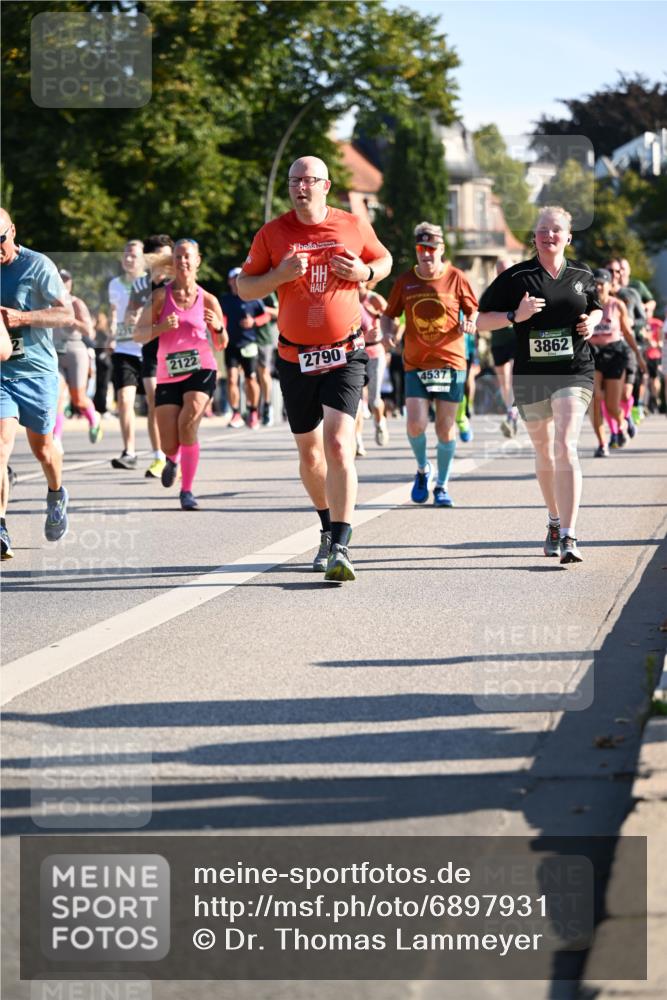 01.09.2024 - BARMER Alsterlauf Dr. Thomas Lammeyer http://msf.ph/oto/6897931 01.09.2024 09:36:06 Laufen 2122, 2790, 4537, 3862 meine-sportfotos.de