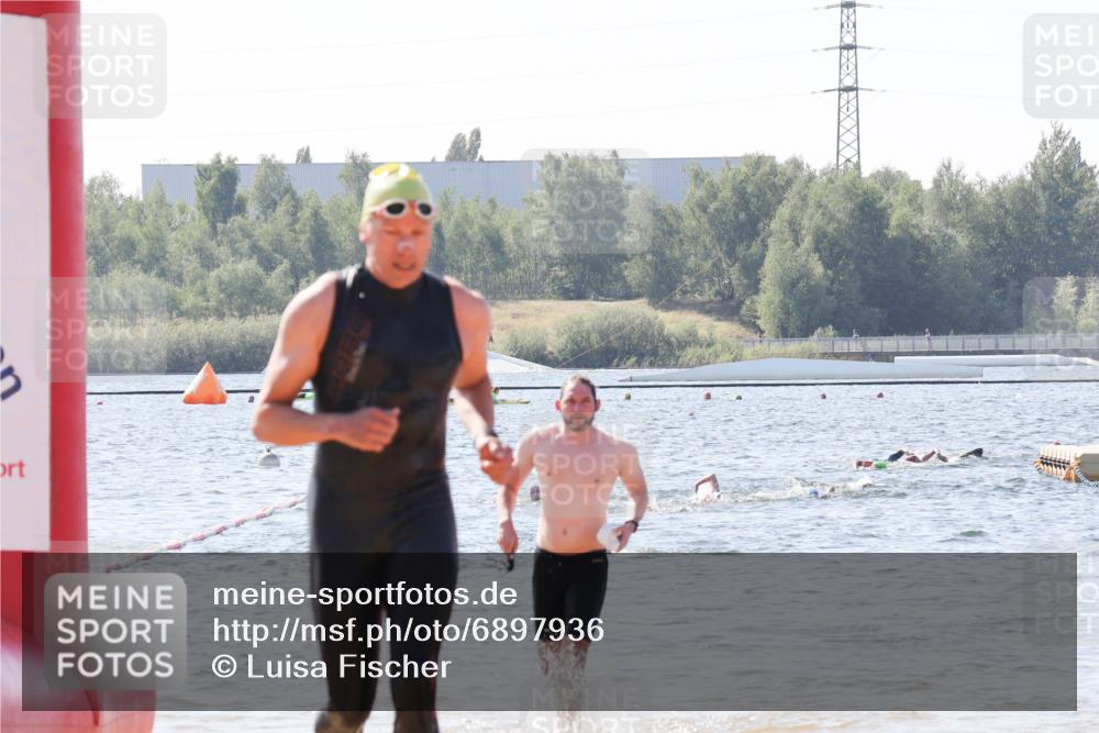 01.09.2024 - 17. Tribühne Triathlon Luisa Fischer http://msf.ph/oto/6897936 01.09.2024 11:43:11 Schwimmen 658, 672, 686 meine-sportfotos.de