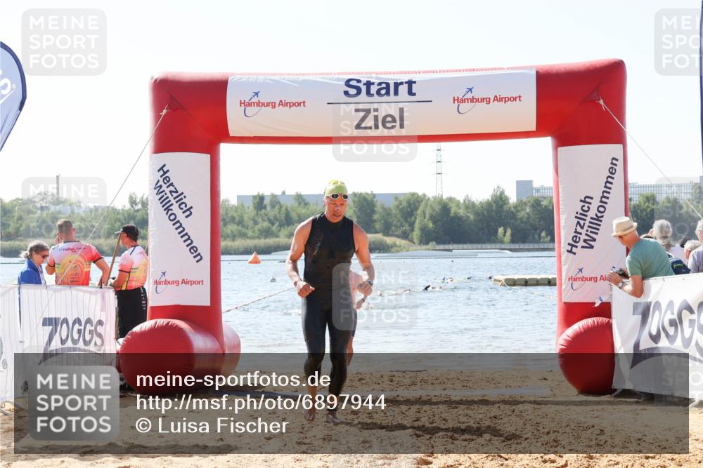 01.09.2024 - 17. Tribühne Triathlon Luisa Fischer http://msf.ph/oto/6897944 01.09.2024 11:43:12 Schwimmen 658, 672, 686 meine-sportfotos.de
