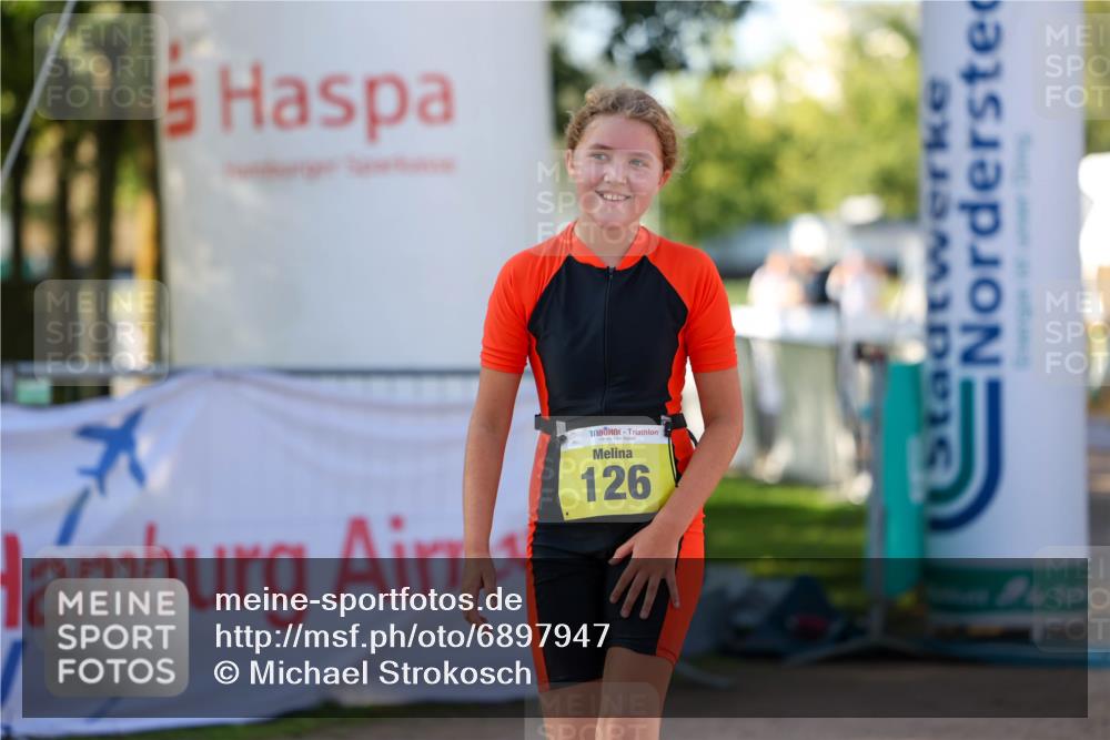 01.09.2024 - 17. Tribühne Triathlon Michael Strokosch http://msf.ph/oto/6897947 01.09.2024 09:55:08 Ziel 126 meine-sportfotos.de