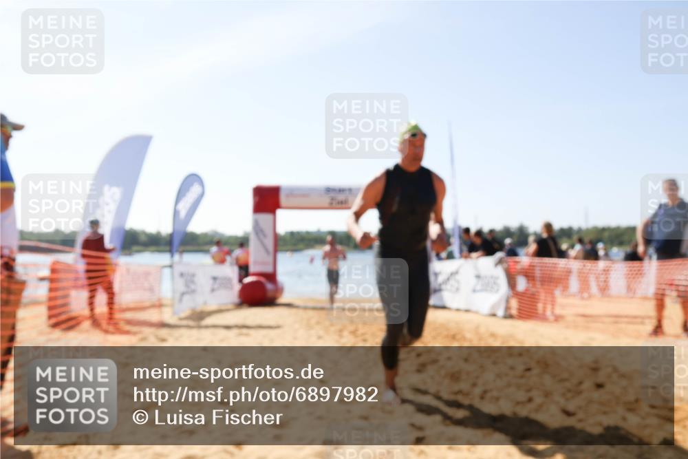 01.09.2024 - 17. Tribühne Triathlon Luisa Fischer http://msf.ph/oto/6897982 01.09.2024 11:43:15 Schwimmen 658, 672 meine-sportfotos.de