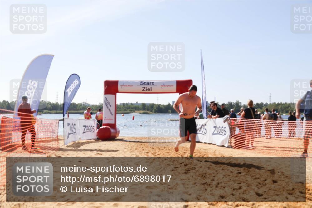 01.09.2024 - 17. Tribühne Triathlon Luisa Fischer http://msf.ph/oto/6898017 01.09.2024 11:43:18 Schwimmen 658, 672 meine-sportfotos.de