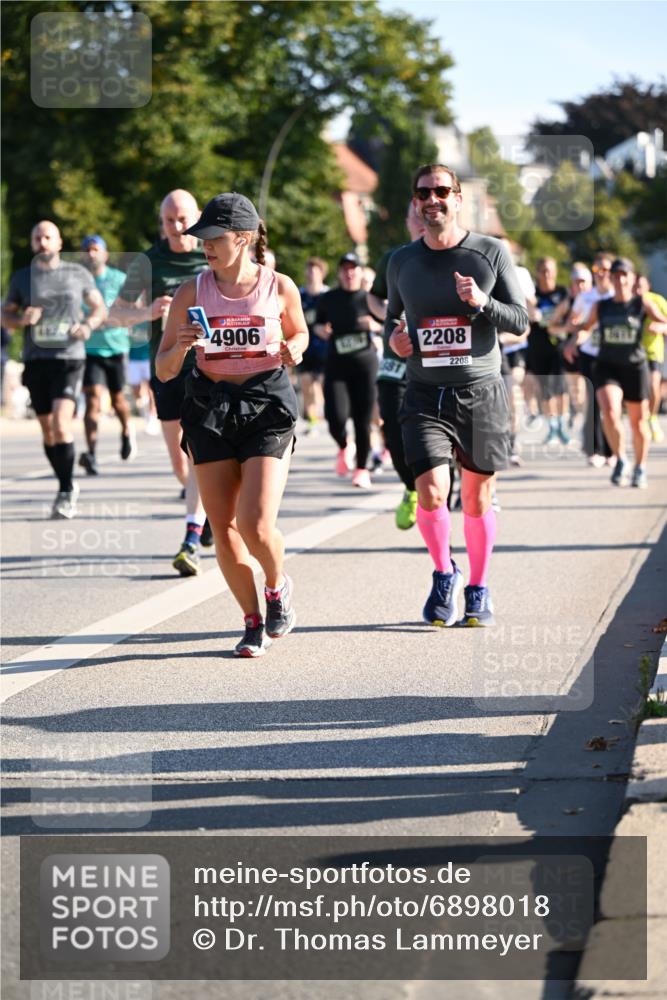 01.09.2024 - BARMER Alsterlauf Dr. Thomas Lammeyer http://msf.ph/oto/6898018 01.09.2024 09:36:11 Laufen 4906, 2208, 2208 meine-sportfotos.de
