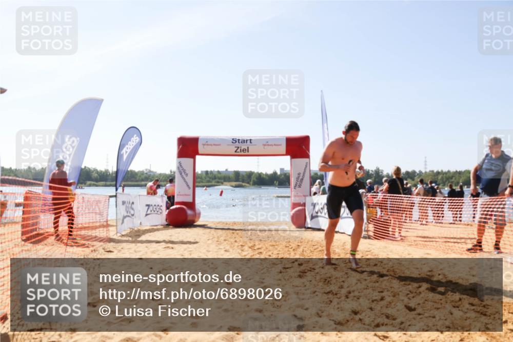 01.09.2024 - 17. Tribühne Triathlon Luisa Fischer http://msf.ph/oto/6898026 01.09.2024 11:43:19 Schwimmen 658, 672 meine-sportfotos.de