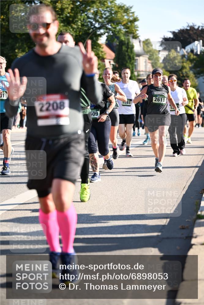 01.09.2024 - BARMER Alsterlauf Dr. Thomas Lammeyer http://msf.ph/oto/6898053 01.09.2024 09:36:12 Laufen 011, 2208, 509, 5261, 2611 meine-sportfotos.de