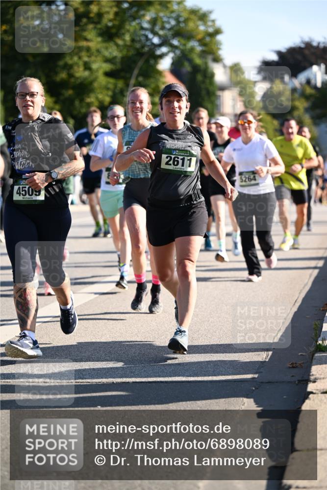 01.09.2024 - BARMER Alsterlauf Dr. Thomas Lammeyer http://msf.ph/oto/6898089 01.09.2024 09:36:14 Laufen 7013, 4509, 2611 meine-sportfotos.de
