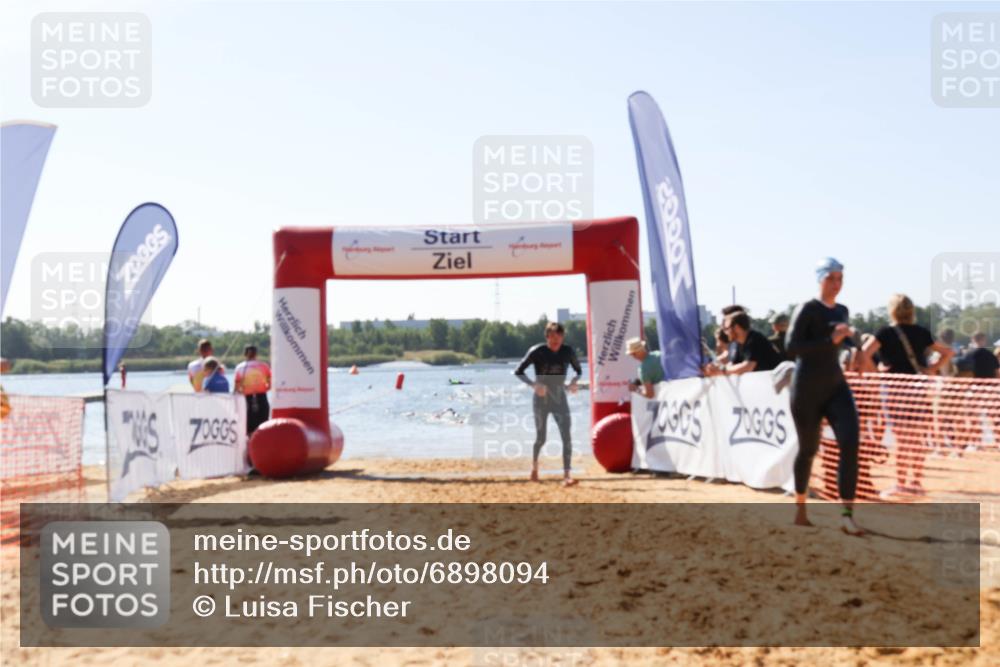 01.09.2024 - 17. Tribühne Triathlon Luisa Fischer http://msf.ph/oto/6898094 01.09.2024 11:43:41 Schwimmen 584, 693 meine-sportfotos.de