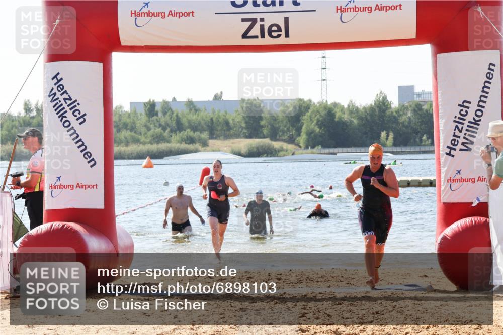 01.09.2024 - 17. Tribühne Triathlon Luisa Fischer http://msf.ph/oto/6898103 01.09.2024 11:43:51 Schwimmen 177, 630 meine-sportfotos.de