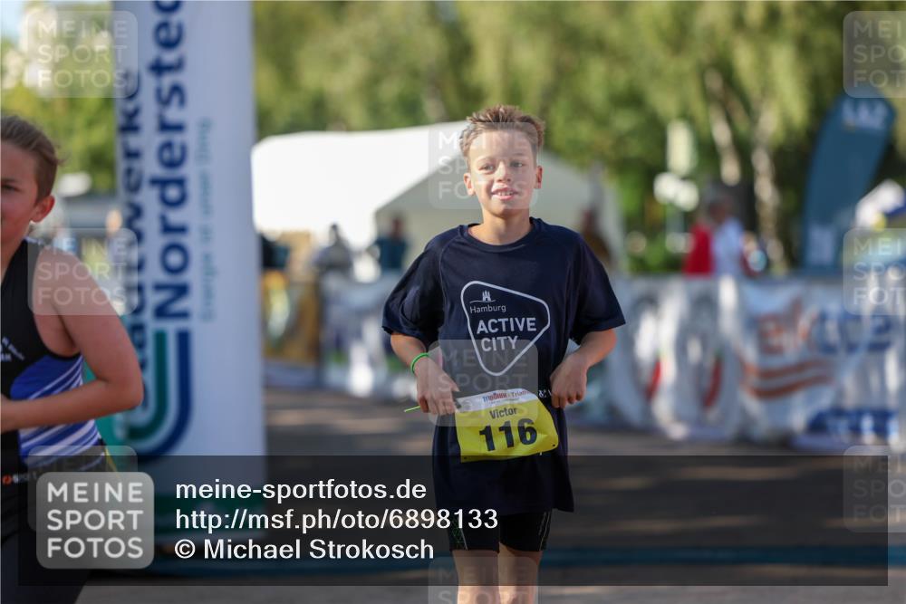 01.09.2024 - 17. Tribühne Triathlon Michael Strokosch http://msf.ph/oto/6898133 01.09.2024 09:55:48 Ziel 74, 116, 122 meine-sportfotos.de