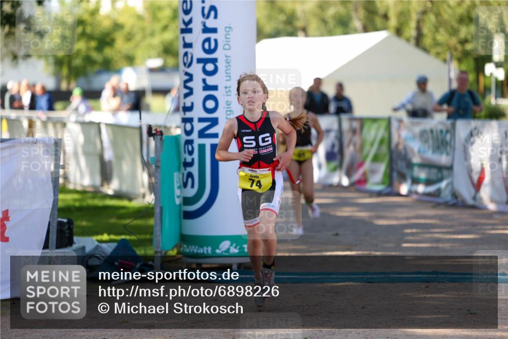 01.09.2024 - 17. Tribühne Triathlon Michael Strokosch http://msf.ph/oto/6898226 01.09.2024 09:55:55 Ziel 74, 95 meine-sportfotos.de