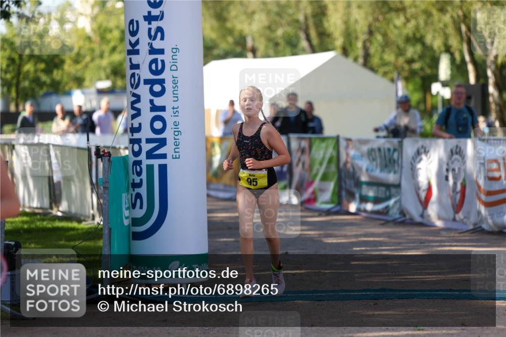 01.09.2024 - 17. Tribühne Triathlon Michael Strokosch http://msf.ph/oto/6898265 01.09.2024 09:55:57 Ziel 74, 95 meine-sportfotos.de