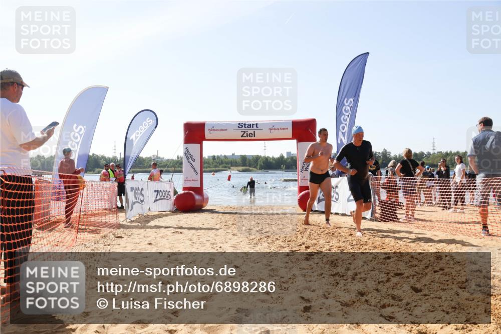 01.09.2024 - 17. Tribühne Triathlon Luisa Fischer http://msf.ph/oto/6898286 01.09.2024 11:44:05 Schwimmen 621, 625, 688 meine-sportfotos.de