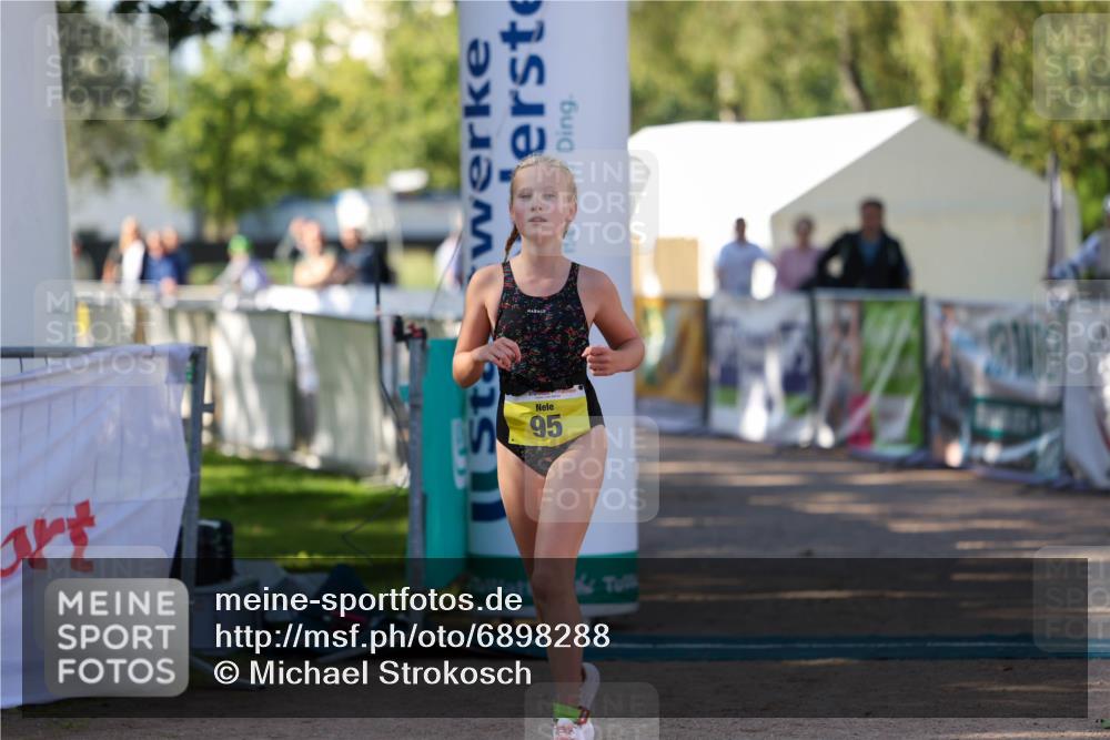 01.09.2024 - 17. Tribühne Triathlon Michael Strokosch http://msf.ph/oto/6898288 01.09.2024 09:55:58 Ziel 74, 95 meine-sportfotos.de
