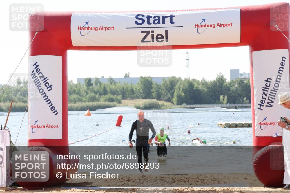 01.09.2024 - 17. Tribühne Triathlon Luisa Fischer http://msf.ph/oto/6898293 01.09.2024 11:44:09 Schwimmen 621, 625, 688, 709 meine-sportfotos.de