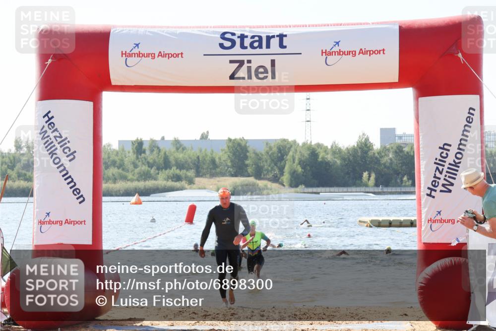 01.09.2024 - 17. Tribühne Triathlon Luisa Fischer http://msf.ph/oto/6898300 01.09.2024 11:44:10 Schwimmen 621, 625, 688, 709 meine-sportfotos.de