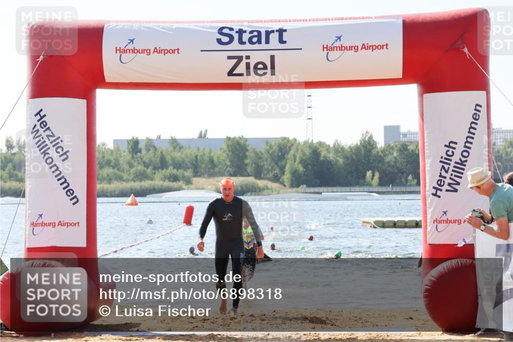01.09.2024 - 17. Tribühne Triathlon Luisa Fischer http://msf.ph/oto/6898318 01.09.2024 11:44:11 Schwimmen 621, 625, 678, 688, 709 meine-sportfotos.de