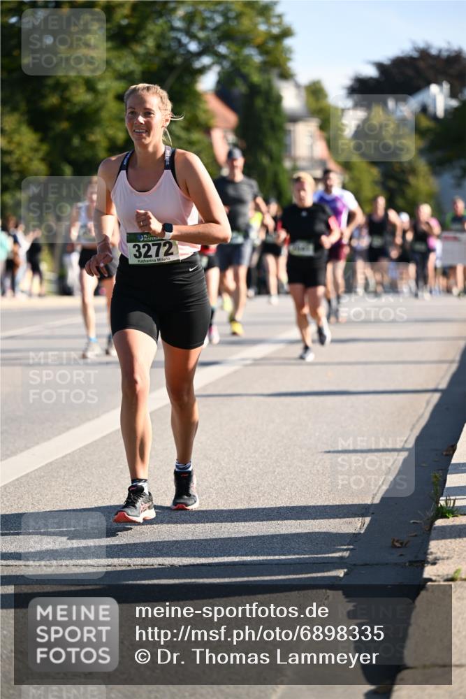 01.09.2024 - BARMER Alsterlauf Dr. Thomas Lammeyer http://msf.ph/oto/6898335 01.09.2024 09:36:31 Laufen 3272 meine-sportfotos.de