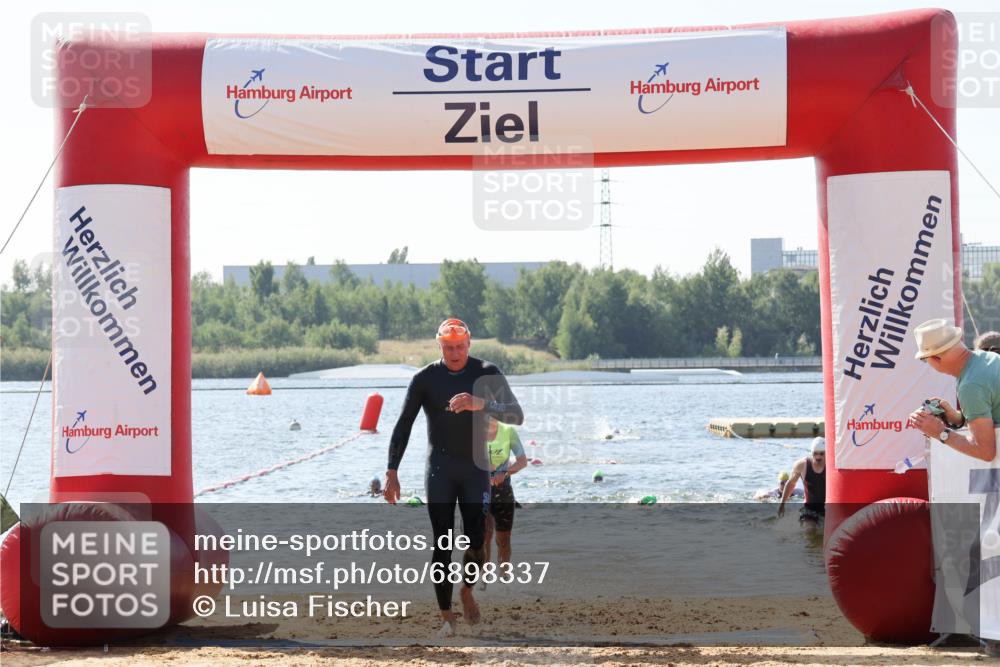 01.09.2024 - 17. Tribühne Triathlon Luisa Fischer http://msf.ph/oto/6898337 01.09.2024 11:44:13 Schwimmen 621, 678, 709 meine-sportfotos.de