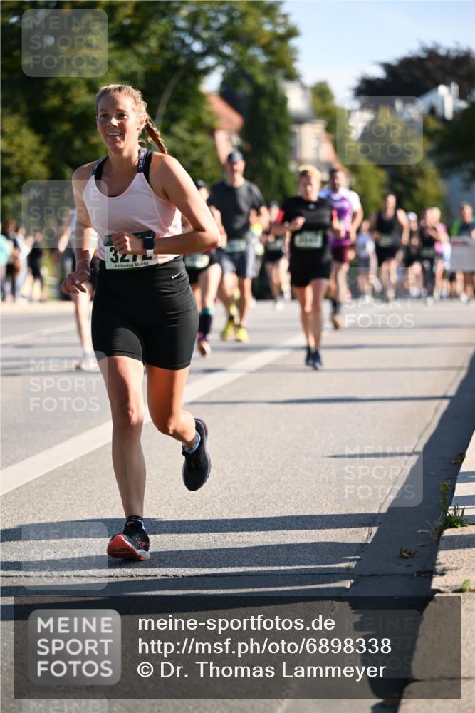 01.09.2024 - BARMER Alsterlauf Dr. Thomas Lammeyer http://msf.ph/oto/6898338 01.09.2024 09:36:32 Laufen 321 meine-sportfotos.de