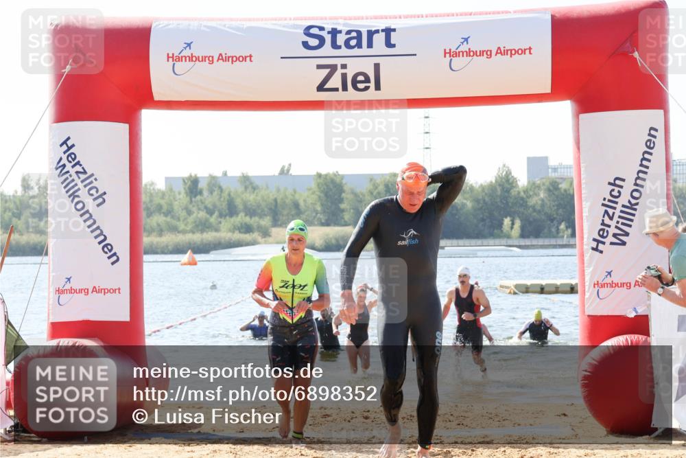 01.09.2024 - 17. Tribühne Triathlon Luisa Fischer http://msf.ph/oto/6898352 01.09.2024 11:44:16 Schwimmen 621, 631, 678, 709 meine-sportfotos.de
