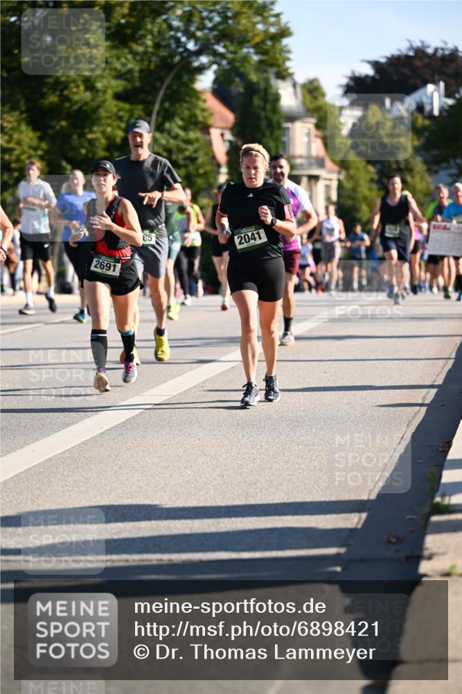01.09.2024 - BARMER Alsterlauf Dr. Thomas Lammeyer http://msf.ph/oto/6898421 01.09.2024 09:36:33 Laufen 2691, 85, 2041 meine-sportfotos.de