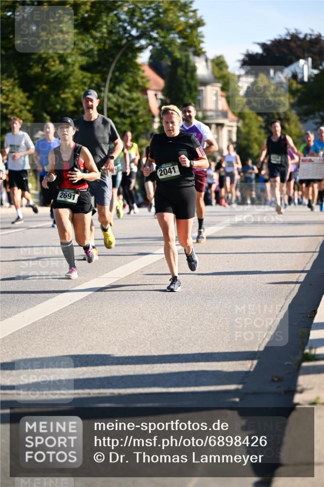 01.09.2024 - BARMER Alsterlauf Dr. Thomas Lammeyer http://msf.ph/oto/6898426 01.09.2024 09:36:33 Laufen 2691, 2041 meine-sportfotos.de