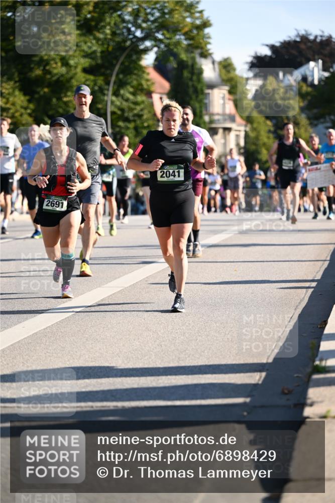 01.09.2024 - BARMER Alsterlauf Dr. Thomas Lammeyer http://msf.ph/oto/6898429 01.09.2024 09:36:34 Laufen 2691, 2041 meine-sportfotos.de