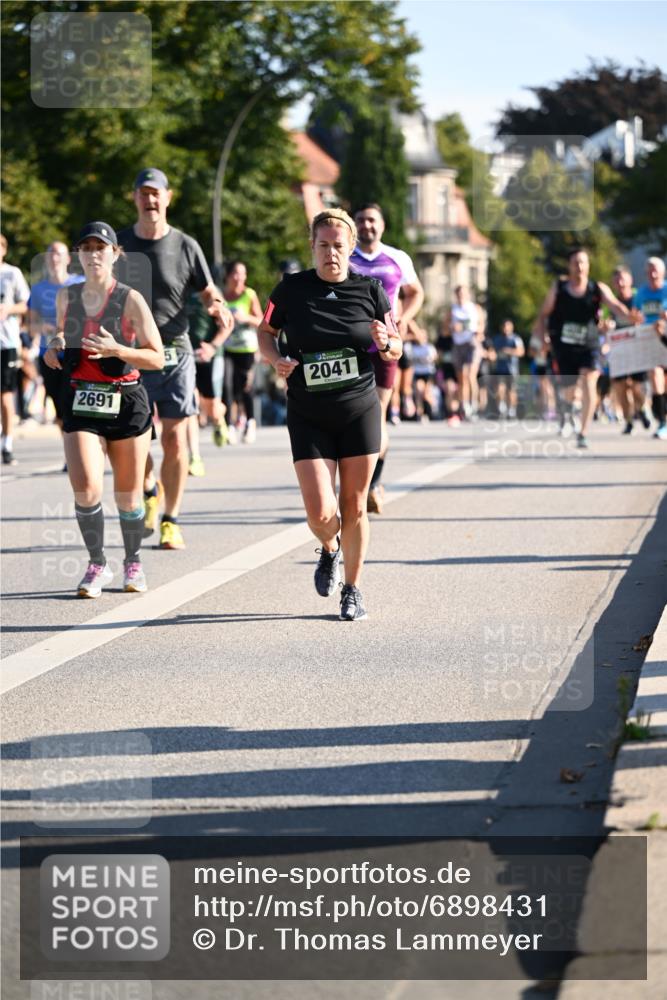 01.09.2024 - BARMER Alsterlauf Dr. Thomas Lammeyer http://msf.ph/oto/6898431 01.09.2024 09:36:34 Laufen 2691, 5, 2041 meine-sportfotos.de