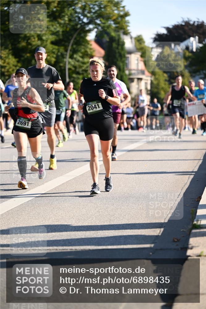 01.09.2024 - BARMER Alsterlauf Dr. Thomas Lammeyer http://msf.ph/oto/6898435 01.09.2024 09:36:34 Laufen 2691, 5, 2041 meine-sportfotos.de