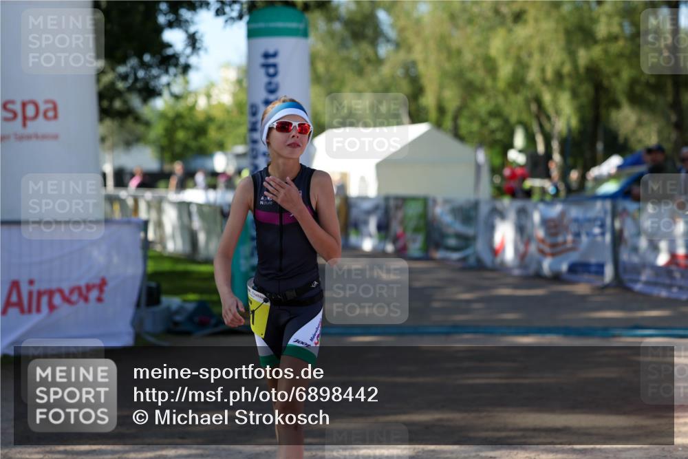 01.09.2024 - 17. Tribühne Triathlon Michael Strokosch http://msf.ph/oto/6898442 01.09.2024 09:59:01 Ziel 101 meine-sportfotos.de