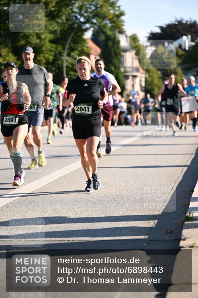 01.09.2024 - BARMER Alsterlauf Dr. Thomas Lammeyer http://msf.ph/oto/6898443 01.09.2024 09:36:34 Laufen 2691, 85, 2041 meine-sportfotos.de
