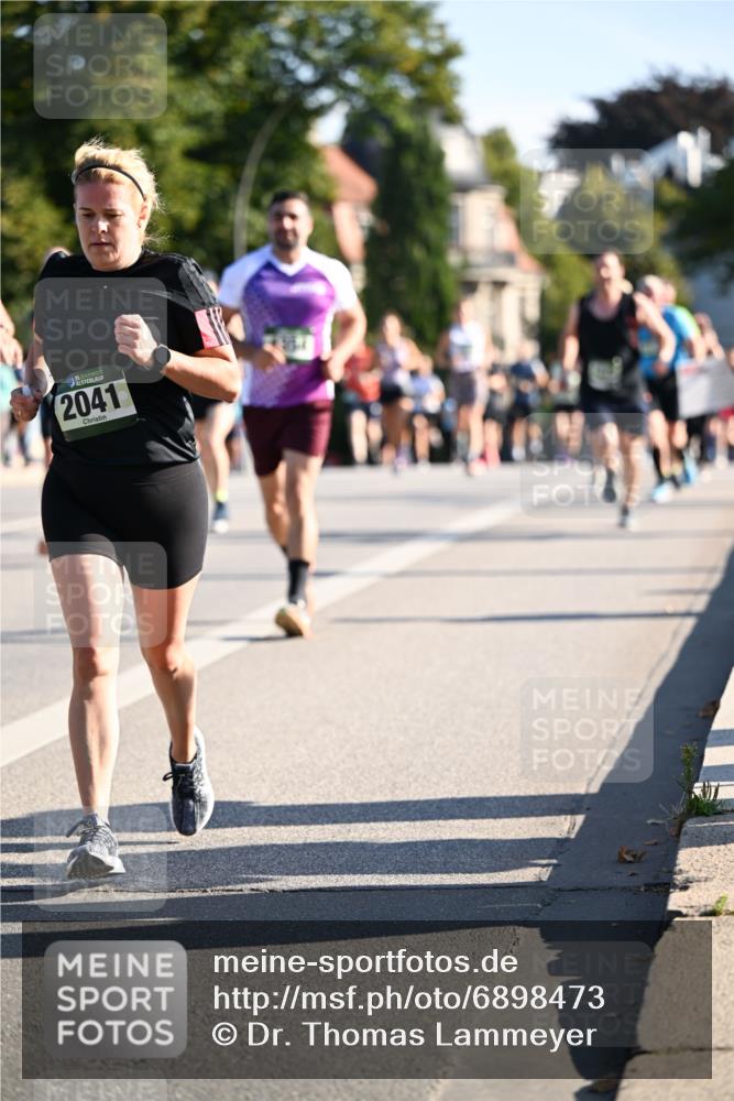 01.09.2024 - BARMER Alsterlauf Dr. Thomas Lammeyer http://msf.ph/oto/6898473 01.09.2024 09:36:35 Laufen 2041 meine-sportfotos.de