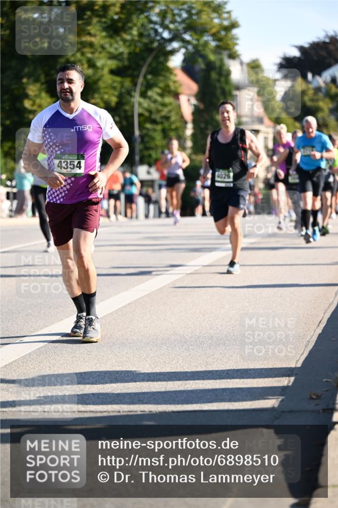 01.09.2024 - BARMER Alsterlauf Dr. Thomas Lammeyer http://msf.ph/oto/6898510 01.09.2024 09:36:37 Laufen 35, 4354 meine-sportfotos.de