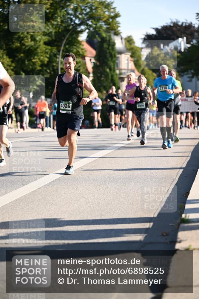 01.09.2024 - BARMER Alsterlauf Dr. Thomas Lammeyer http://msf.ph/oto/6898525 01.09.2024 09:36:37 Laufen 4026, 4026, 3999, 2718 meine-sportfotos.de
