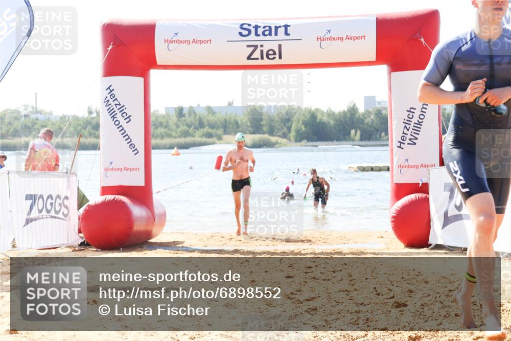 01.09.2024 - 17. Tribühne Triathlon Luisa Fischer http://msf.ph/oto/6898552 01.09.2024 11:44:33 Schwimmen 574, 594, 648, 671, 692, 704, 706 meine-sportfotos.de