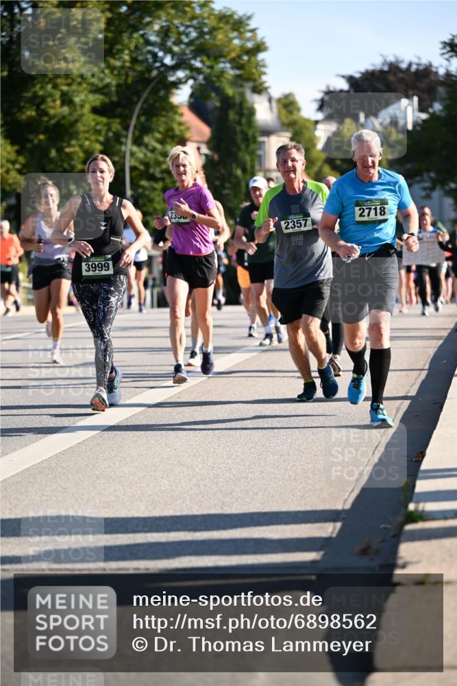 01.09.2024 - BARMER Alsterlauf Dr. Thomas Lammeyer http://msf.ph/oto/6898562 01.09.2024 09:36:40 Laufen 3999, 235, 2718, 2357 meine-sportfotos.de