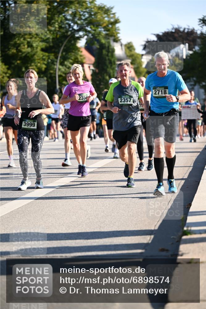 01.09.2024 - BARMER Alsterlauf Dr. Thomas Lammeyer http://msf.ph/oto/6898574 01.09.2024 09:36:41 Laufen 3999, 2356, 2357, 732, 2718 meine-sportfotos.de