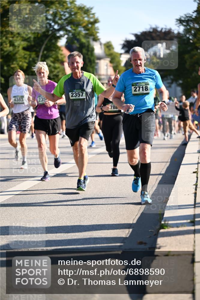 01.09.2024 - BARMER Alsterlauf Dr. Thomas Lammeyer http://msf.ph/oto/6898590 01.09.2024 09:36:41 Laufen 4363, 235, 2357, 732, 786, 2718 meine-sportfotos.de