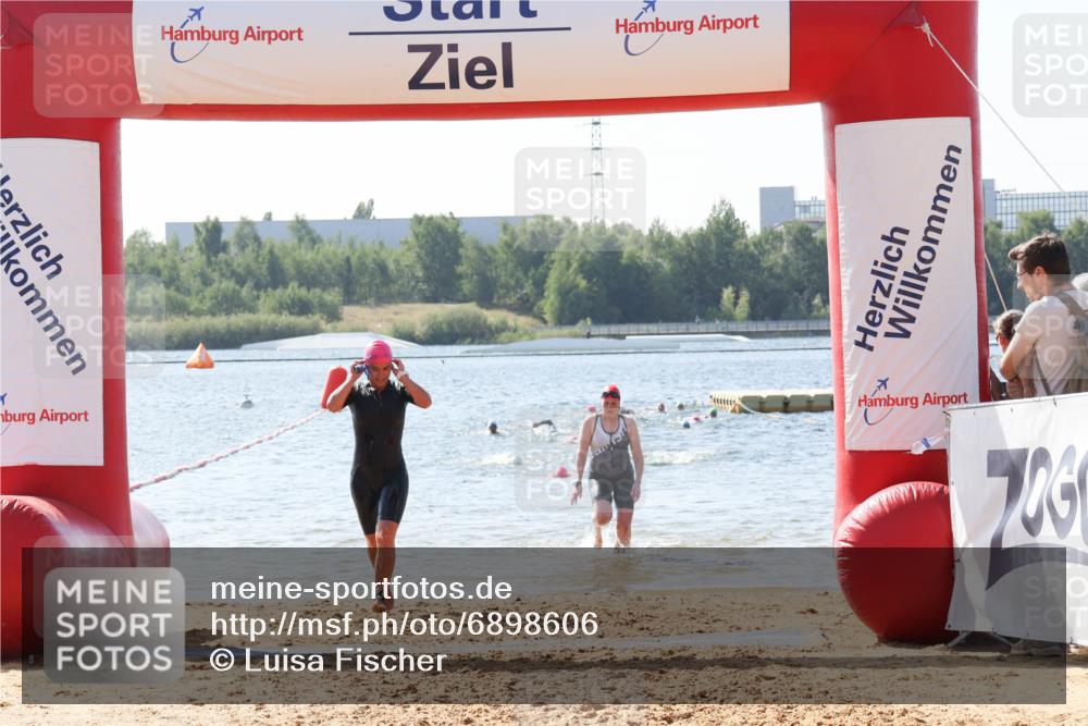 01.09.2024 - 17. Tribühne Triathlon Luisa Fischer http://msf.ph/oto/6898606 01.09.2024 11:44:44 Schwimmen 566, 574, 579, 704 meine-sportfotos.de