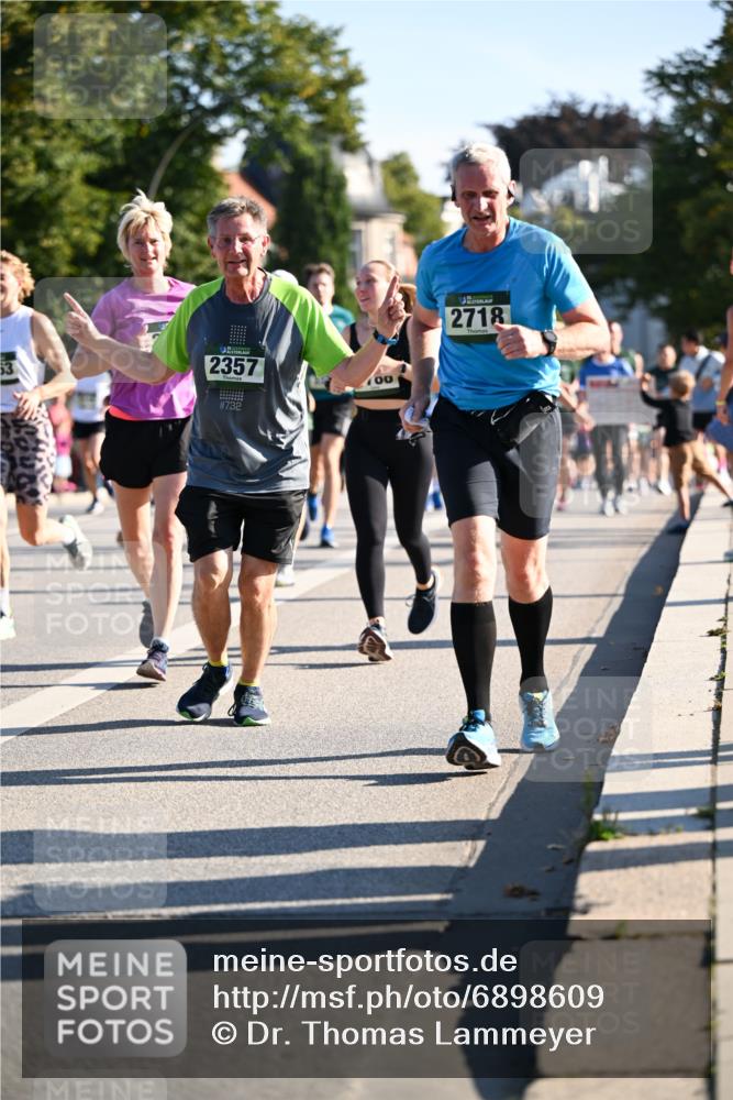 01.09.2024 - BARMER Alsterlauf Dr. Thomas Lammeyer http://msf.ph/oto/6898609 01.09.2024 09:36:41 Laufen 2357, 732, 2718 meine-sportfotos.de