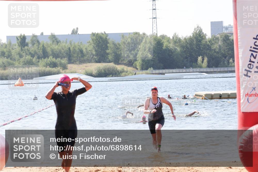 01.09.2024 - 17. Tribühne Triathlon Luisa Fischer http://msf.ph/oto/6898614 01.09.2024 11:44:45 Schwimmen 566, 574, 579 meine-sportfotos.de