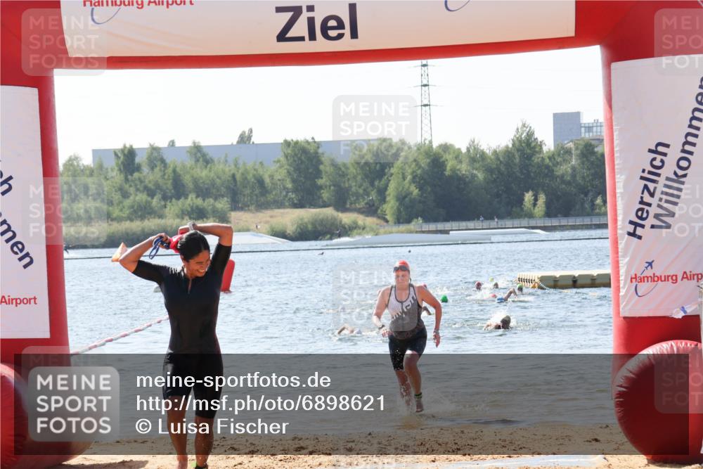 01.09.2024 - 17. Tribühne Triathlon Luisa Fischer http://msf.ph/oto/6898621 01.09.2024 11:44:46 Schwimmen 566, 574, 579 meine-sportfotos.de