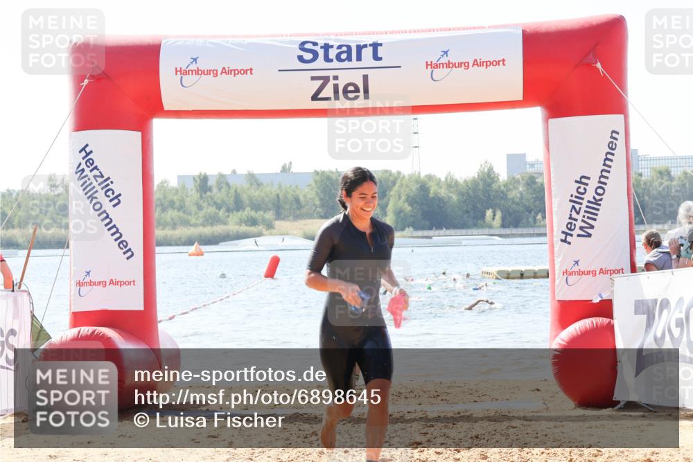 01.09.2024 - 17. Tribühne Triathlon Luisa Fischer http://msf.ph/oto/6898645 01.09.2024 11:44:48 Schwimmen 566, 574, 579 meine-sportfotos.de