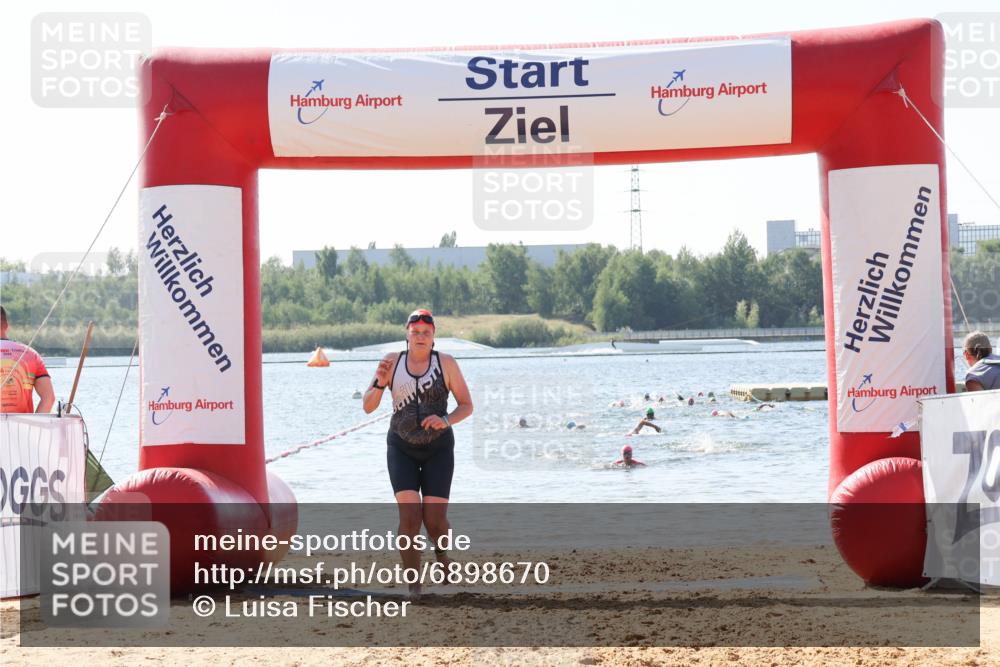01.09.2024 - 17. Tribühne Triathlon Luisa Fischer http://msf.ph/oto/6898670 01.09.2024 11:44:50 Schwimmen 566, 579 meine-sportfotos.de