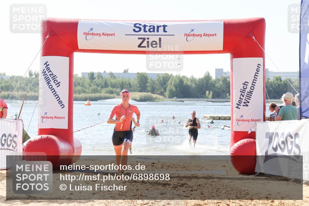 01.09.2024 - 17. Tribühne Triathlon Luisa Fischer http://msf.ph/oto/6898698 01.09.2024 11:45:03 Schwimmen 589, 673, 680 meine-sportfotos.de