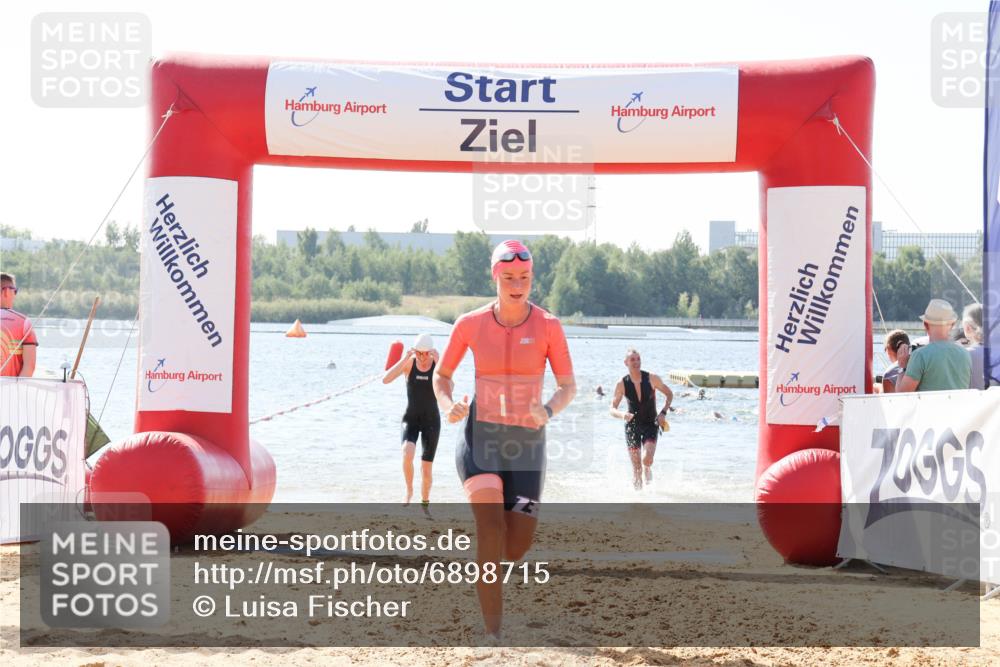 01.09.2024 - 17. Tribühne Triathlon Luisa Fischer http://msf.ph/oto/6898715 01.09.2024 11:45:04 Schwimmen 589, 673, 680 meine-sportfotos.de