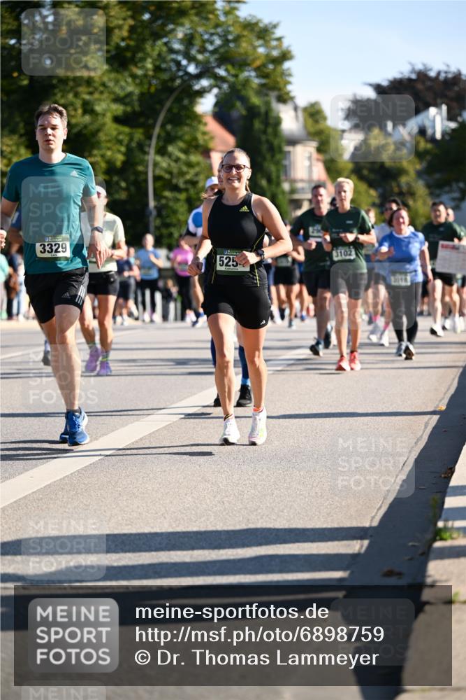 01.09.2024 - BARMER Alsterlauf Dr. Thomas Lammeyer http://msf.ph/oto/6898759 01.09.2024 09:36:45 Laufen 3329, 525, 3102 meine-sportfotos.de