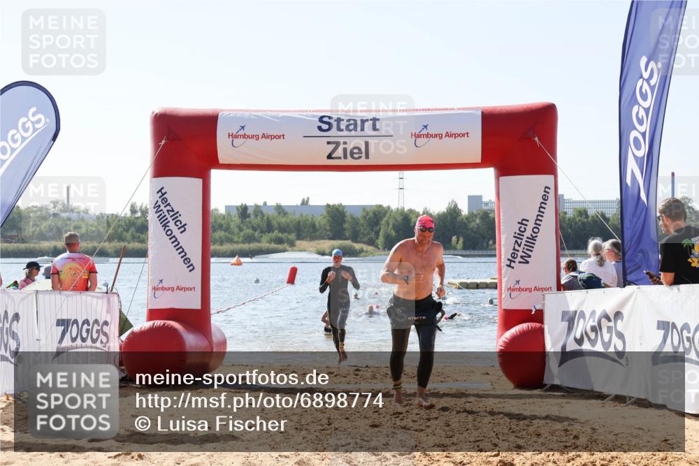 01.09.2024 - 17. Tribühne Triathlon Luisa Fischer http://msf.ph/oto/6898774 01.09.2024 11:45:19 Schwimmen 593, 608, 710 meine-sportfotos.de
