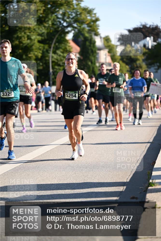 01.09.2024 - BARMER Alsterlauf Dr. Thomas Lammeyer http://msf.ph/oto/6898777 01.09.2024 09:36:45 Laufen 3329, 5254 meine-sportfotos.de